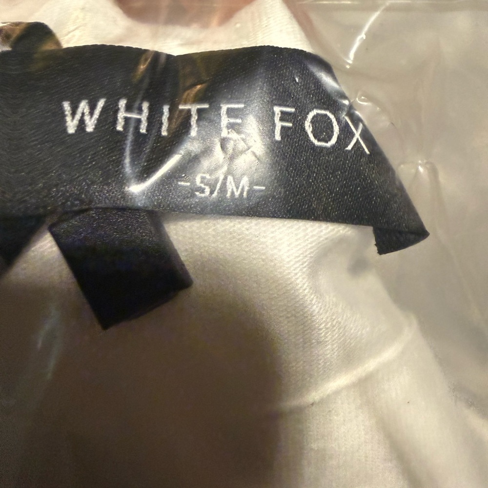 NWT White Fox Everything In Time Off Shoulder Oversized Tee - Picture 6 of 6